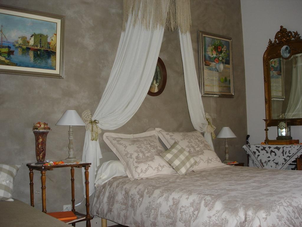 Le Petit Chateau - Tiffauges Proche Puy Dufou Zimmer foto