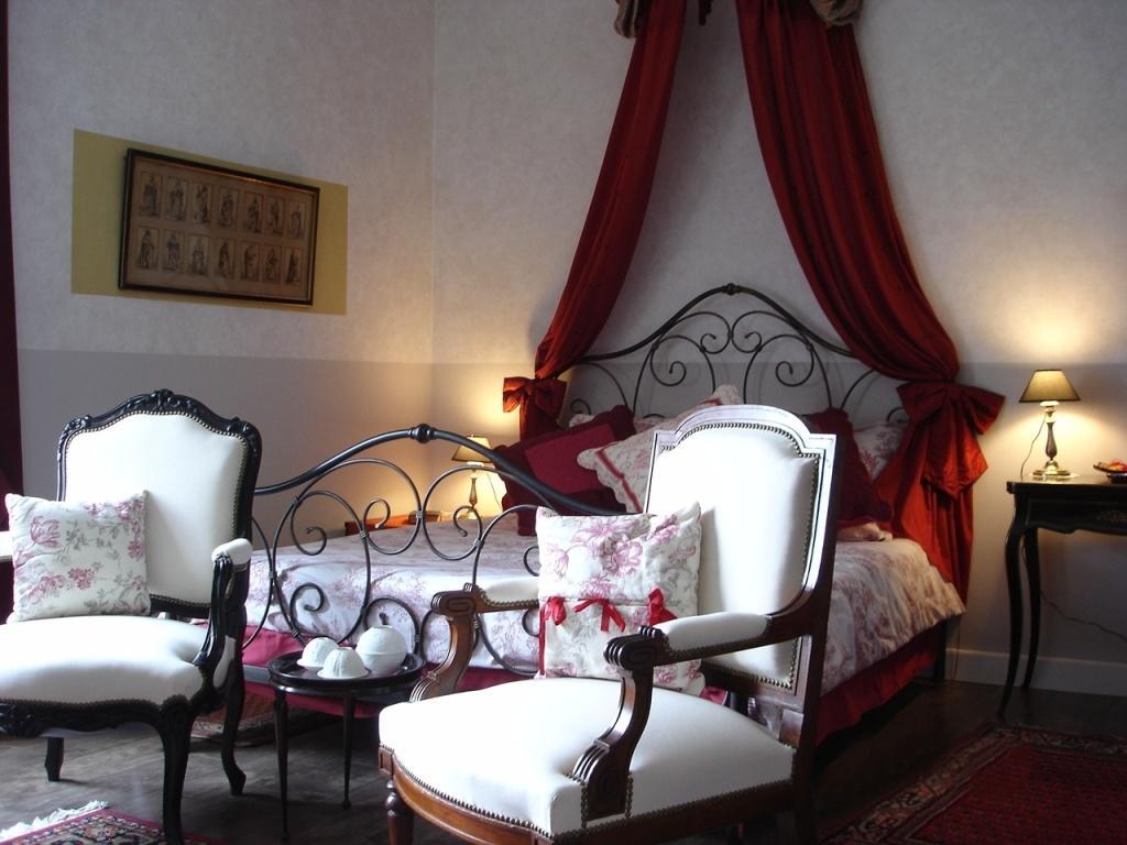 Le Petit Chateau - Tiffauges Proche Puy Dufou Zimmer foto